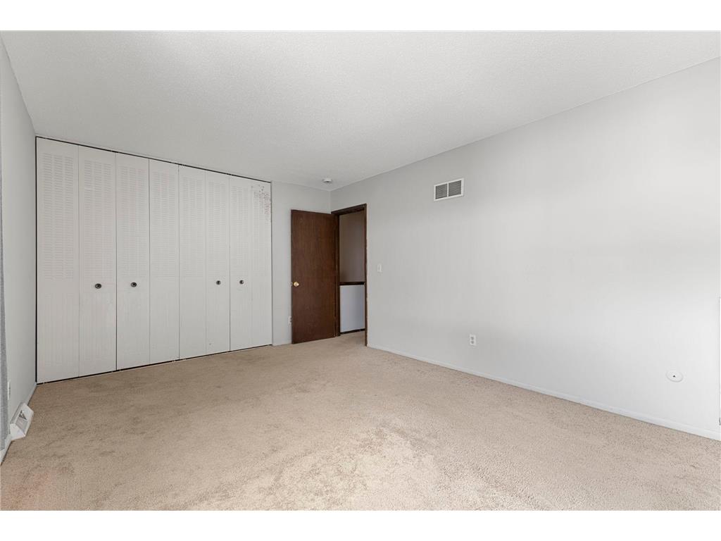 2361 Dorland Lane E Maplewood MN 55119 7037237 image17