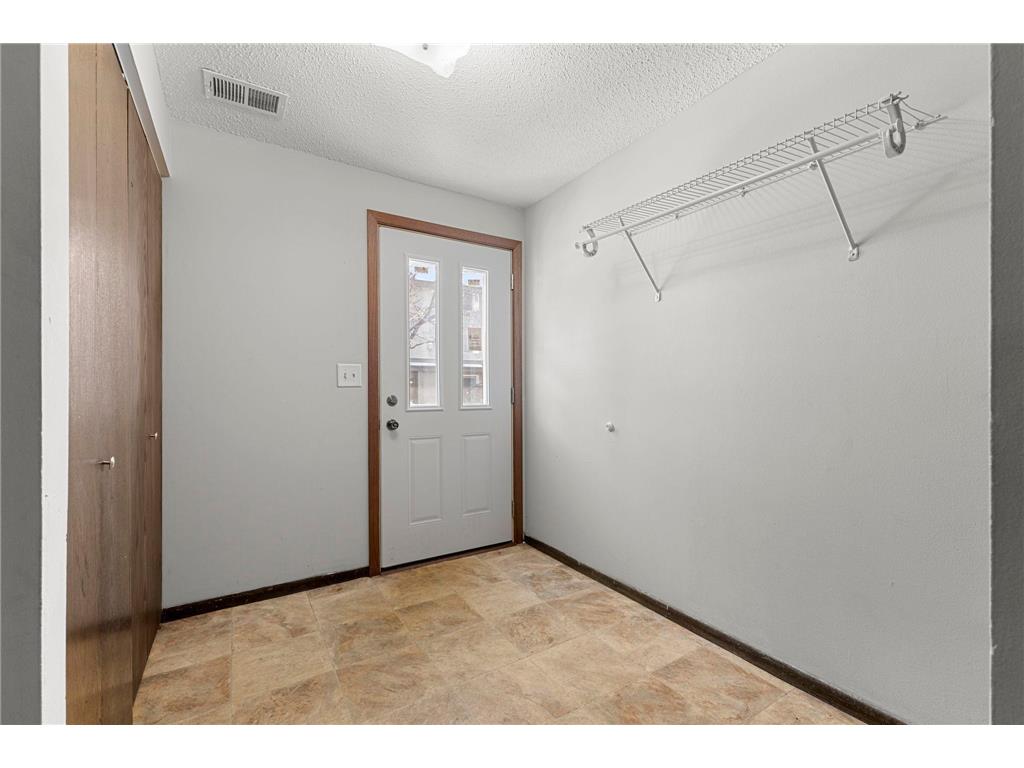 2361 Dorland Lane E Maplewood MN 55119 7037237 image3