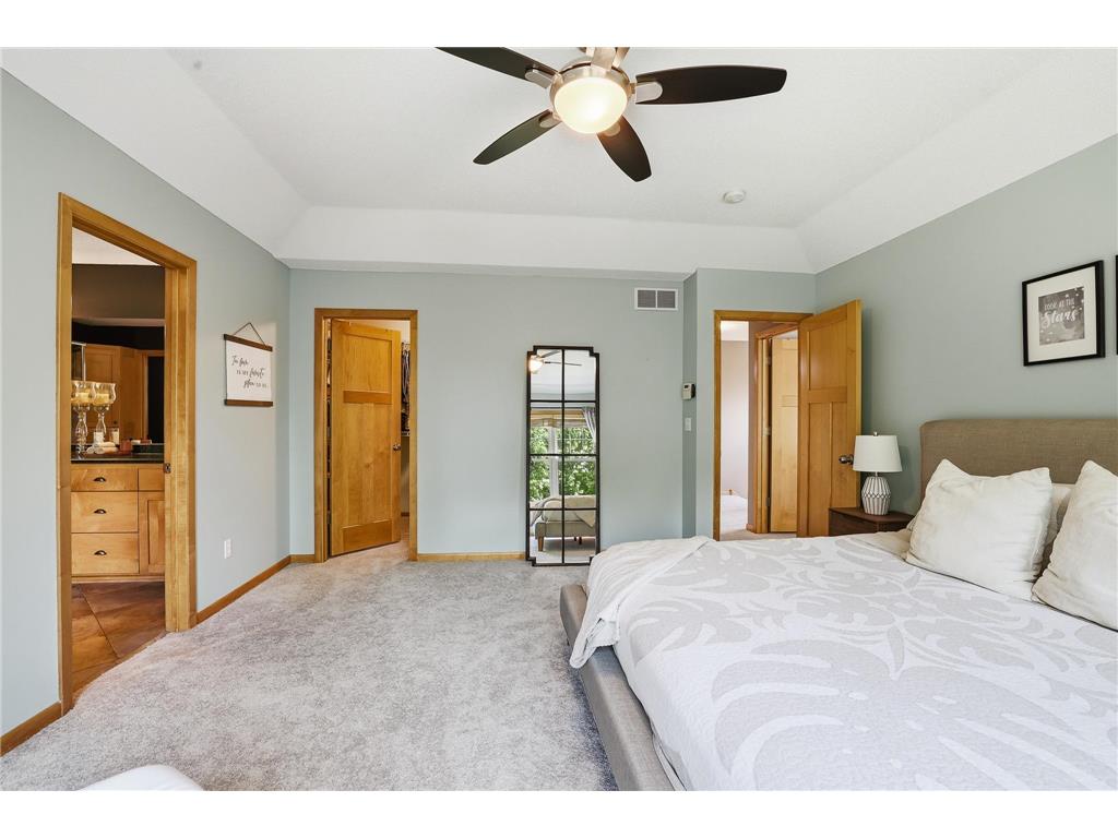 2362 Fieldstone Curve Woodbury MN 55129 7109542 image24