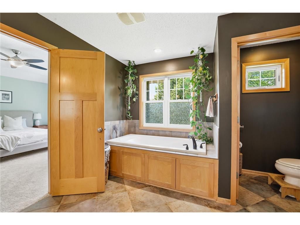 2362 Fieldstone Curve Woodbury MN 55129 7109542 image25