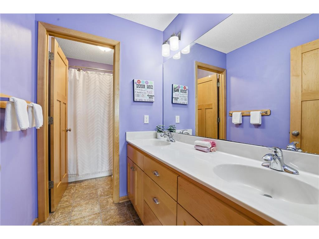 2362 Fieldstone Curve Woodbury MN 55129 7109542 image28
