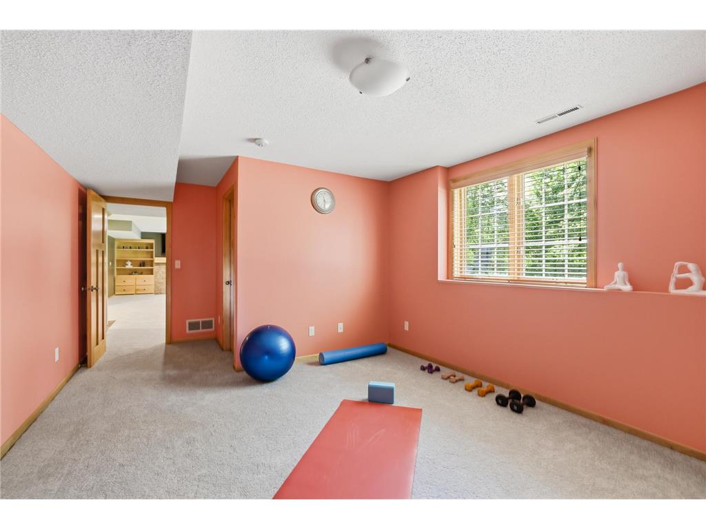 2362 Fieldstone Curve Woodbury MN 55129 7109542 image35