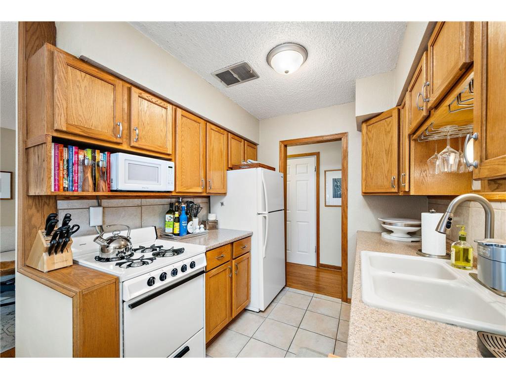 2365 Unity Avenue N Golden Valley MN 55422 7110611 image10