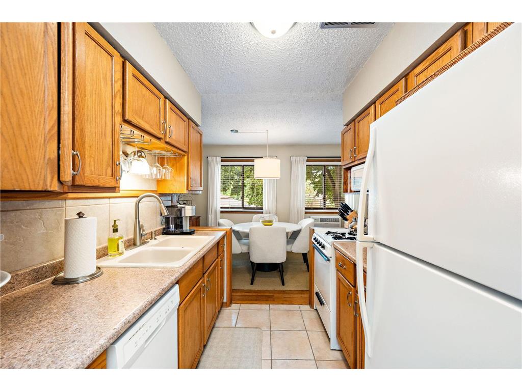 2365 Unity Avenue N Golden Valley MN 55422 7110611 image12