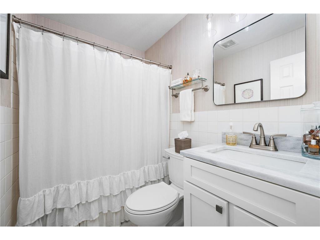 2365 Unity Avenue N Golden Valley MN 55422 7110611 image16