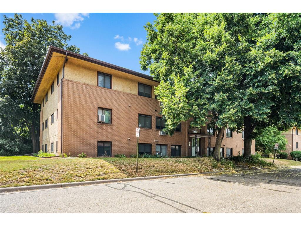 2365 Unity Avenue N Golden Valley MN 55422 7110611 image2