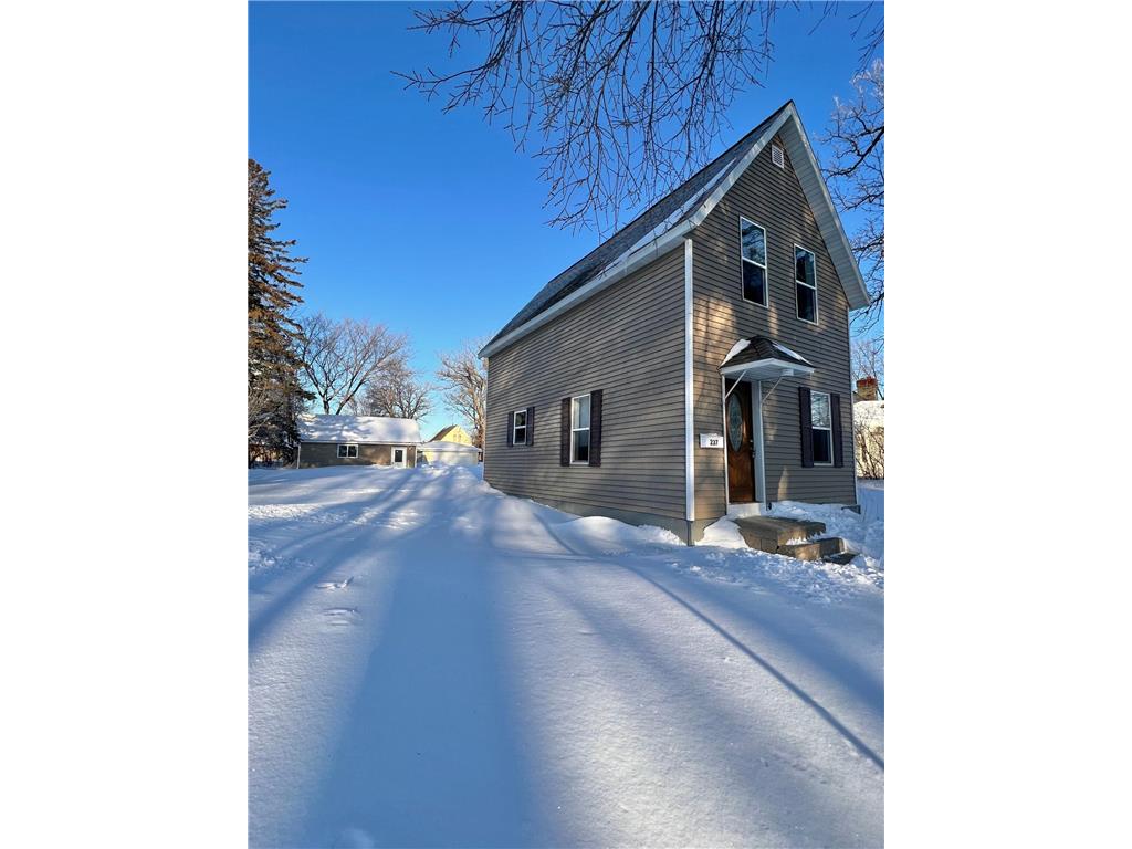 237 Crocker Avenue N Thief River Falls MN 56701 6341500 image1