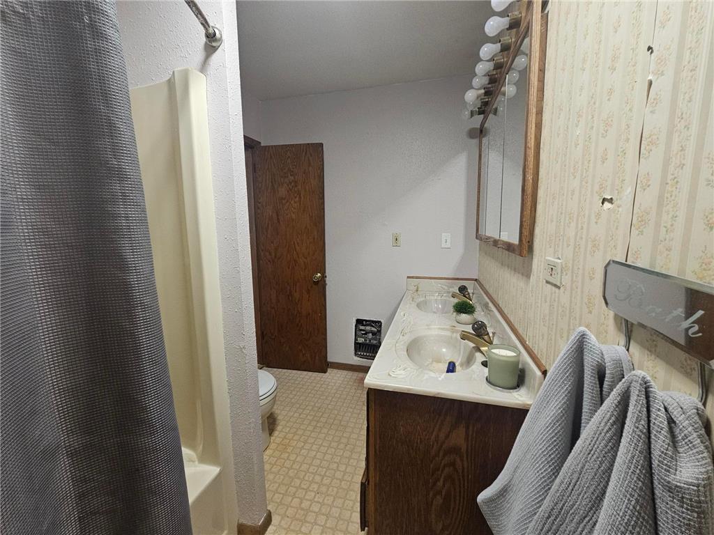 237 E Nelson Avenue Warren MN 56762 7103565 image10