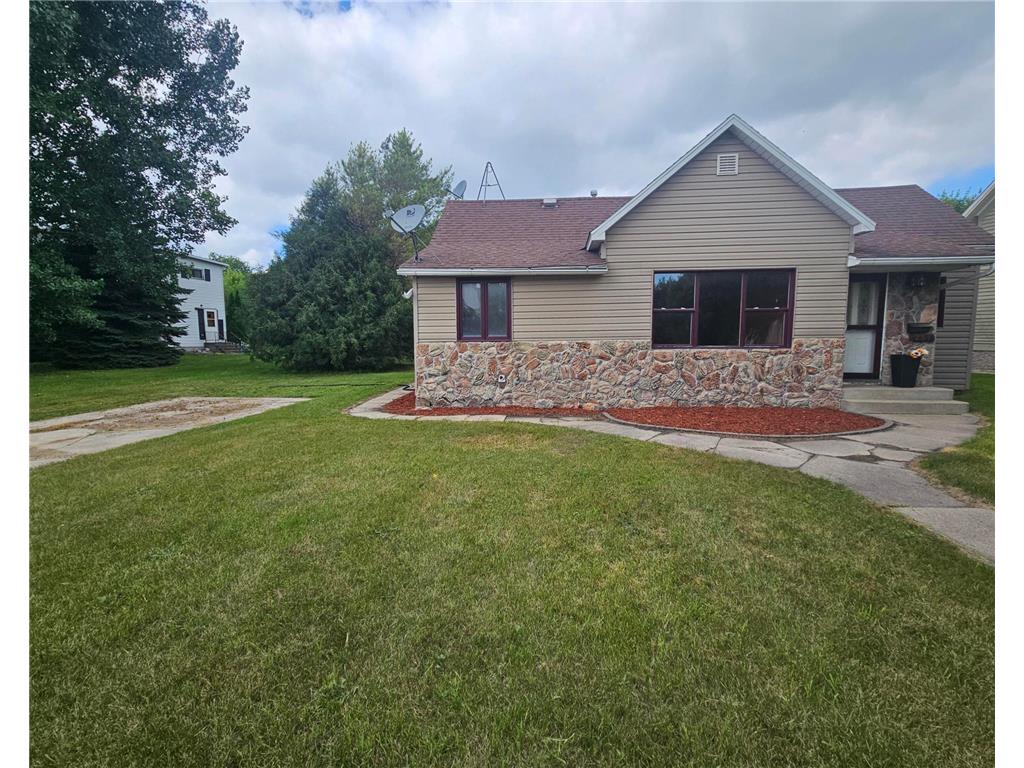 237 E Nelson Avenue Warren MN 56762 7103565 image2