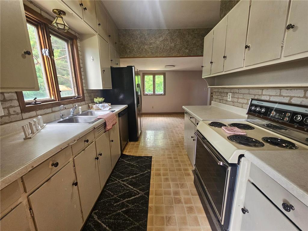 237 E Nelson Avenue Warren MN 56762 7103565 image3