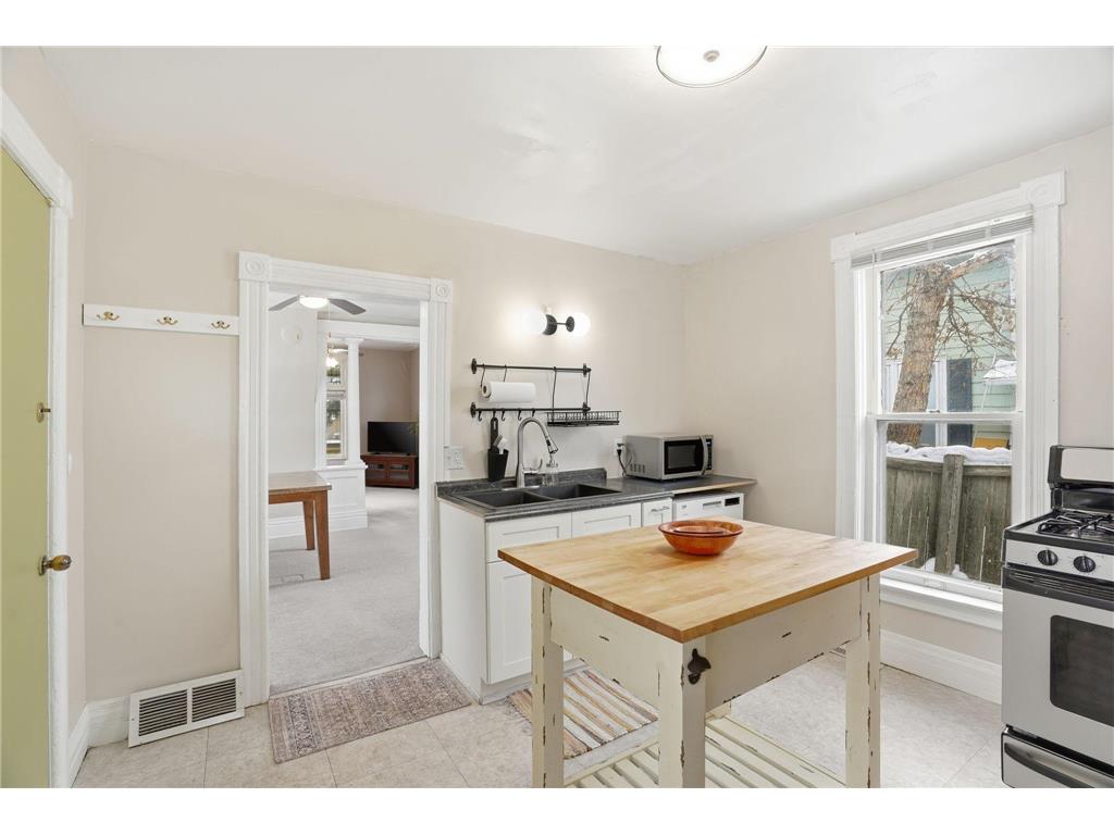 237 Page Street E Saint Paul MN 55107 6824234 image8