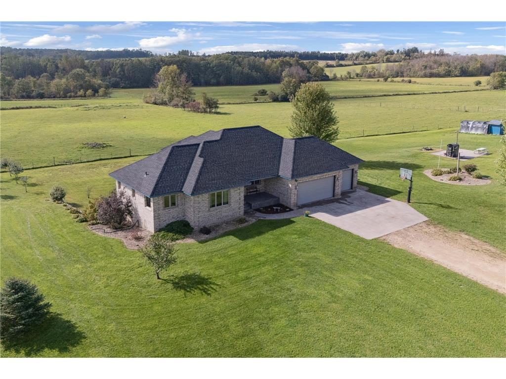 2371 30th Avenue Eau Galle WI 54002 6791699 image1