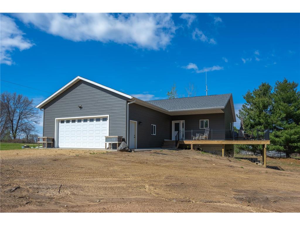 2373 30th Avenue East Farmington WI 54020 7065370 image1