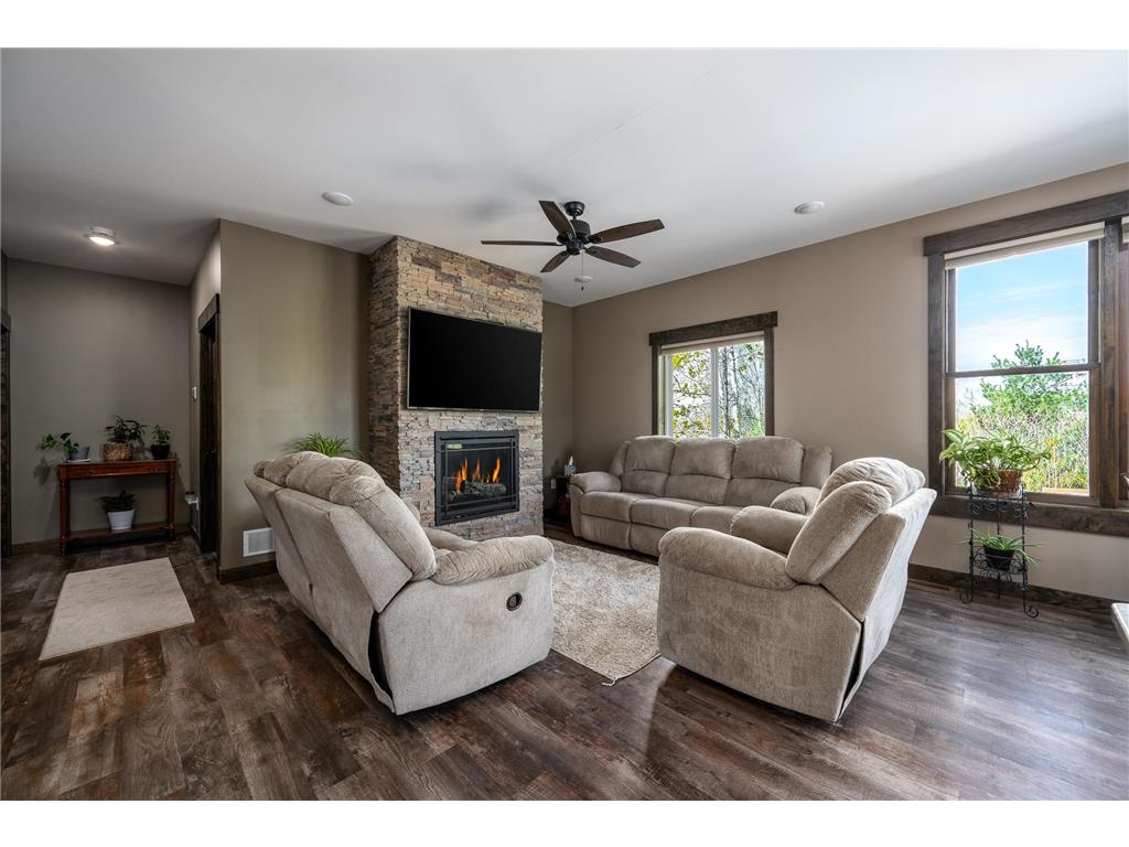 2373 30th Avenue East Farmington WI 54020 7065370 image2
