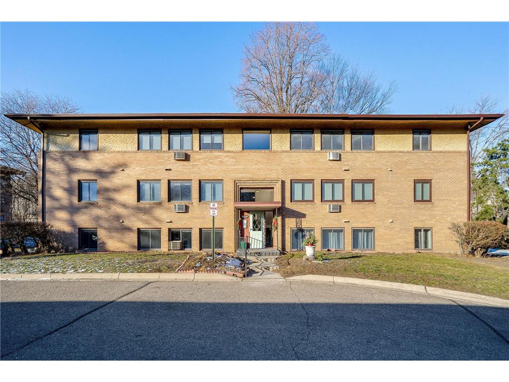 2375 Unity Avenue N Golden Valley MN 55422 6469312 image1