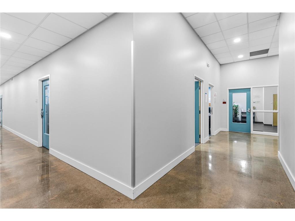 2375 University Avenue W Saint Paul MN 55114 7093329 image10