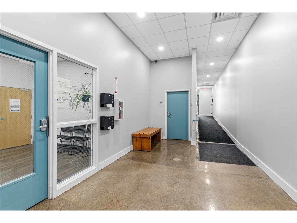 2375 University Avenue W Saint Paul MN 55114 7093329 image9
