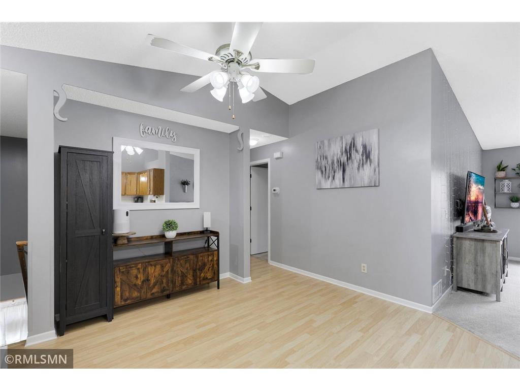 2377 Grenadier Avenue N Oakdale MN 55128 7054582 image4