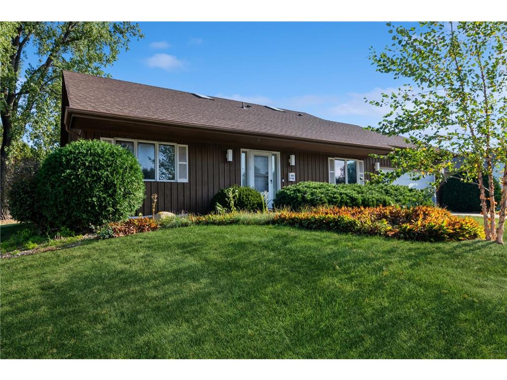 2379 Snowshoe Court E Maplewood MN 55119 6606109 image1