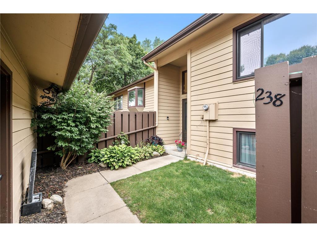 238 W Eagle Lake Drive, Maple Grove, MN, 55369 MLS 6460960 Edina