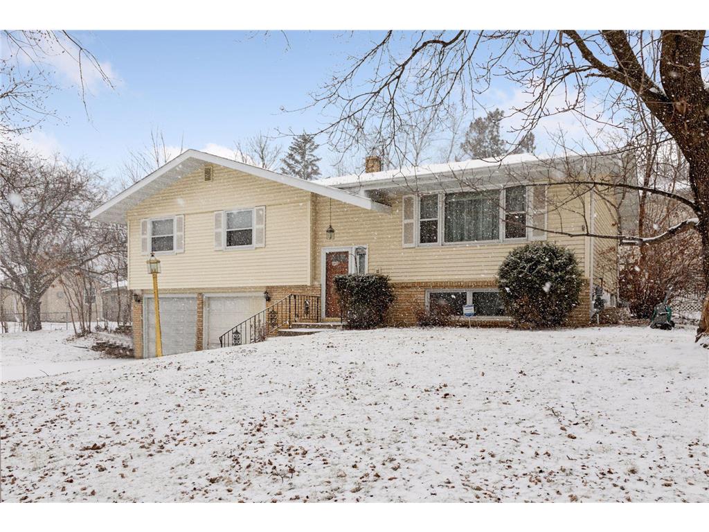 2387 Shawnee Drive North Saint Paul MN 55109 6646037 image1