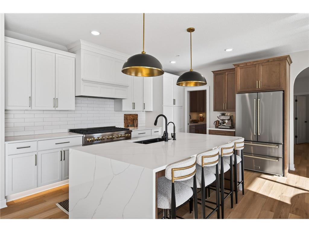 2388 Laurie Court Roseville MN 55113 7053935 image1