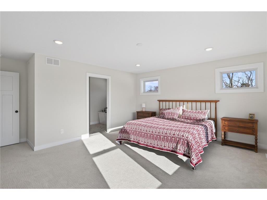 2388 Laurie Court Roseville MN 55113 7053935 image10