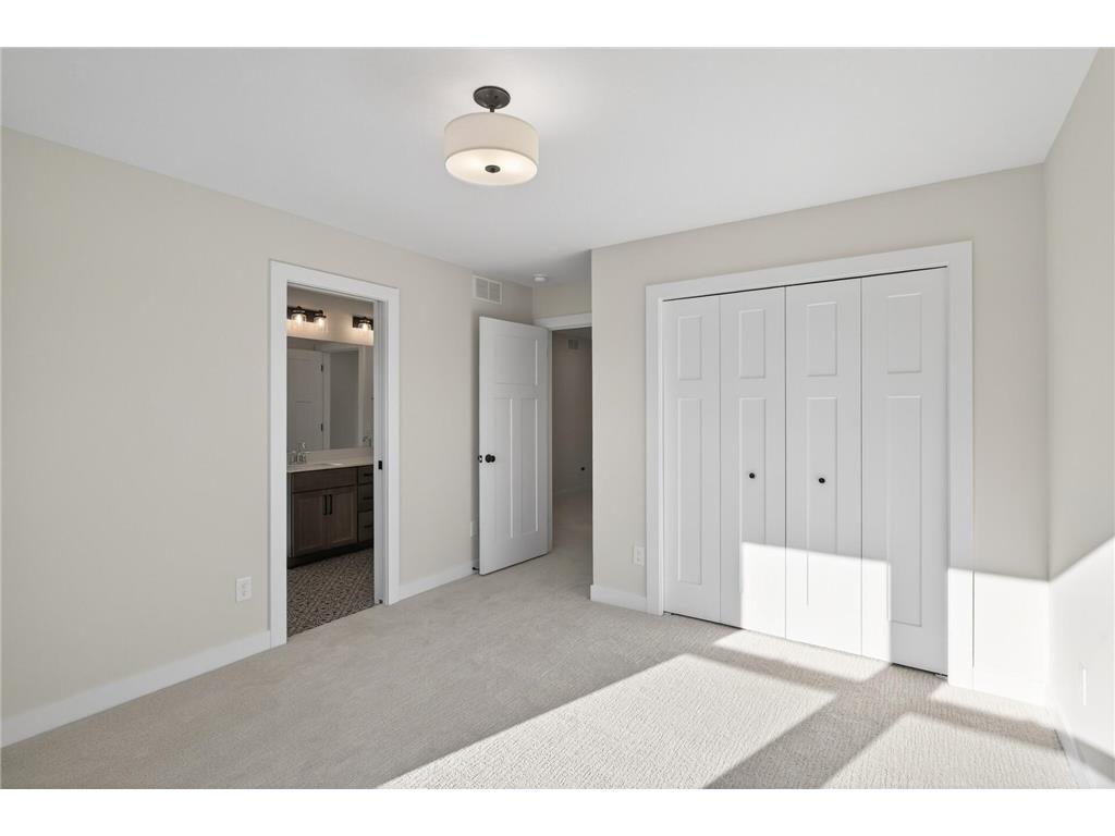 2388 Laurie Court Roseville MN 55113 7053935 image14