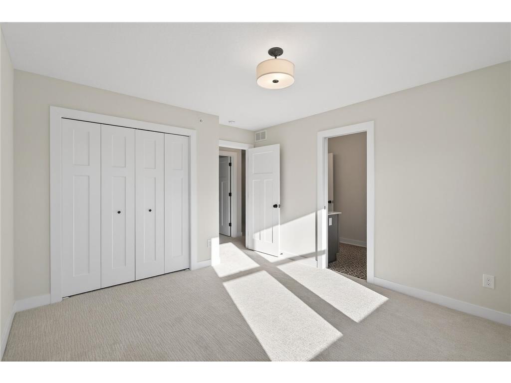 2388 Laurie Court Roseville MN 55113 7053935 image16