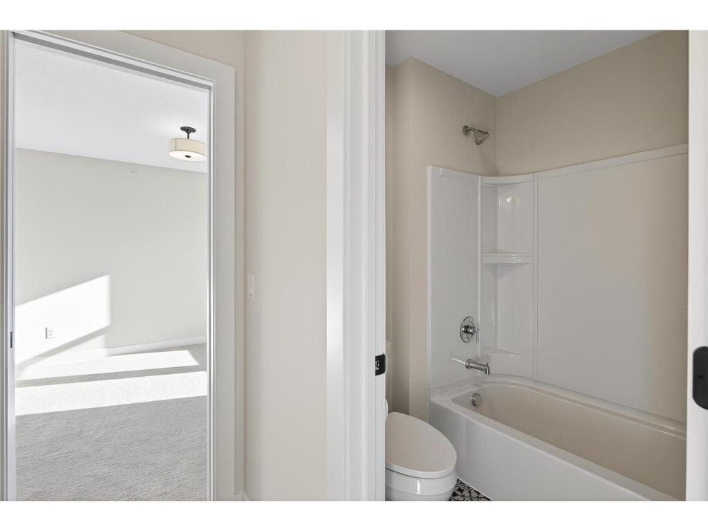 2388 Laurie Court Roseville MN 55113 7053935 image17