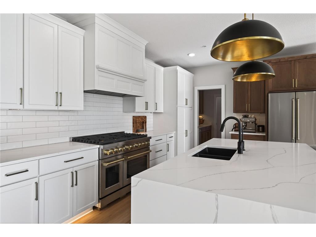 2388 Laurie Court Roseville MN 55113 7053935 image2