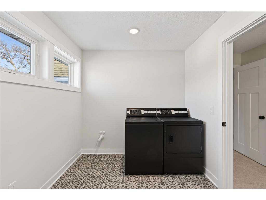 2388 Laurie Court Roseville MN 55113 7053935 image22