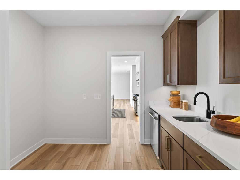 2388 Laurie Court Roseville MN 55113 7053935 image27