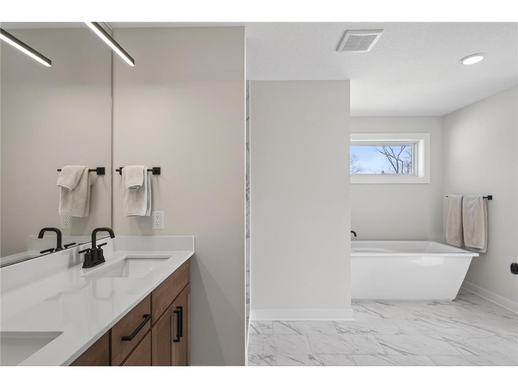 2388 Laurie Court Roseville MN 55113 7053935 image31