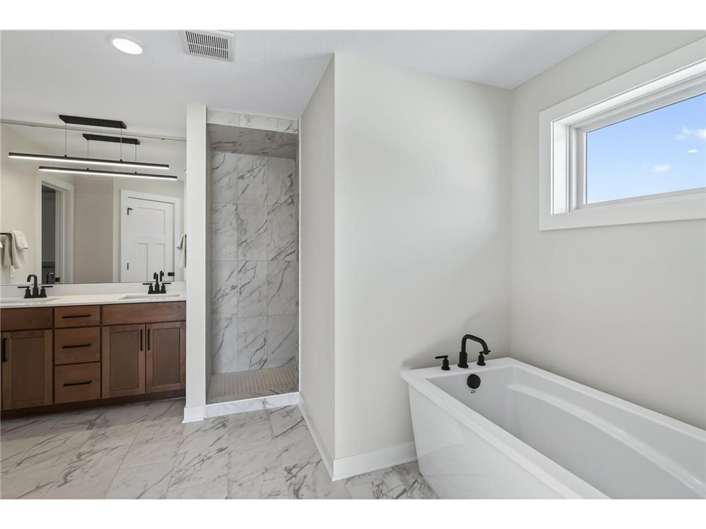 2388 Laurie Court Roseville MN 55113 7053935 image32