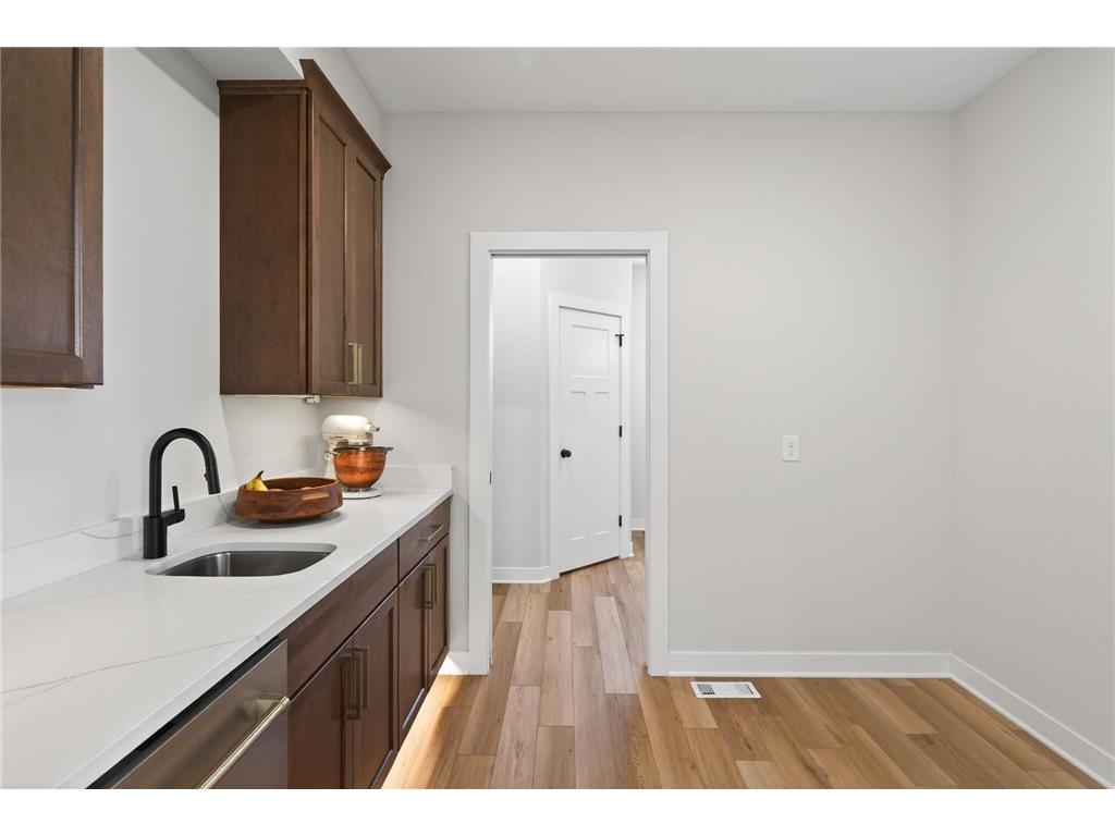 2388 Laurie Court Roseville MN 55113 7053935 image9