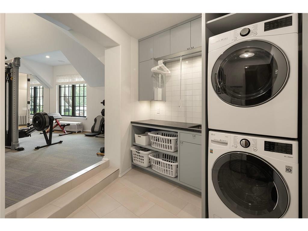 2388 W Lake Of The Isles Parkway Minneapolis MN 55405 - Lake of the Isles 6558111 image38