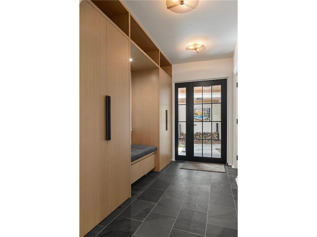 2388 W Lake Of The Isles Parkway Minneapolis MN 55405 - Lake of the Isles 6558111 image7