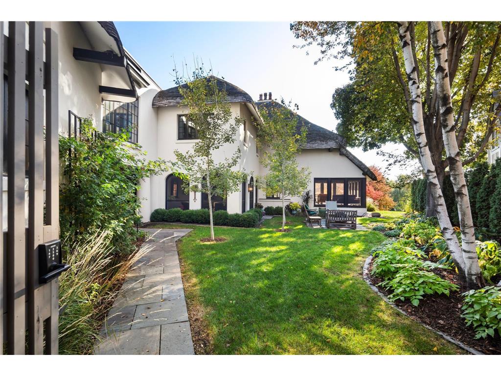 2388 W Lake Of The Isles Parkway Minneapolis MN 55405 - Lake of the Isles 6558111 image73