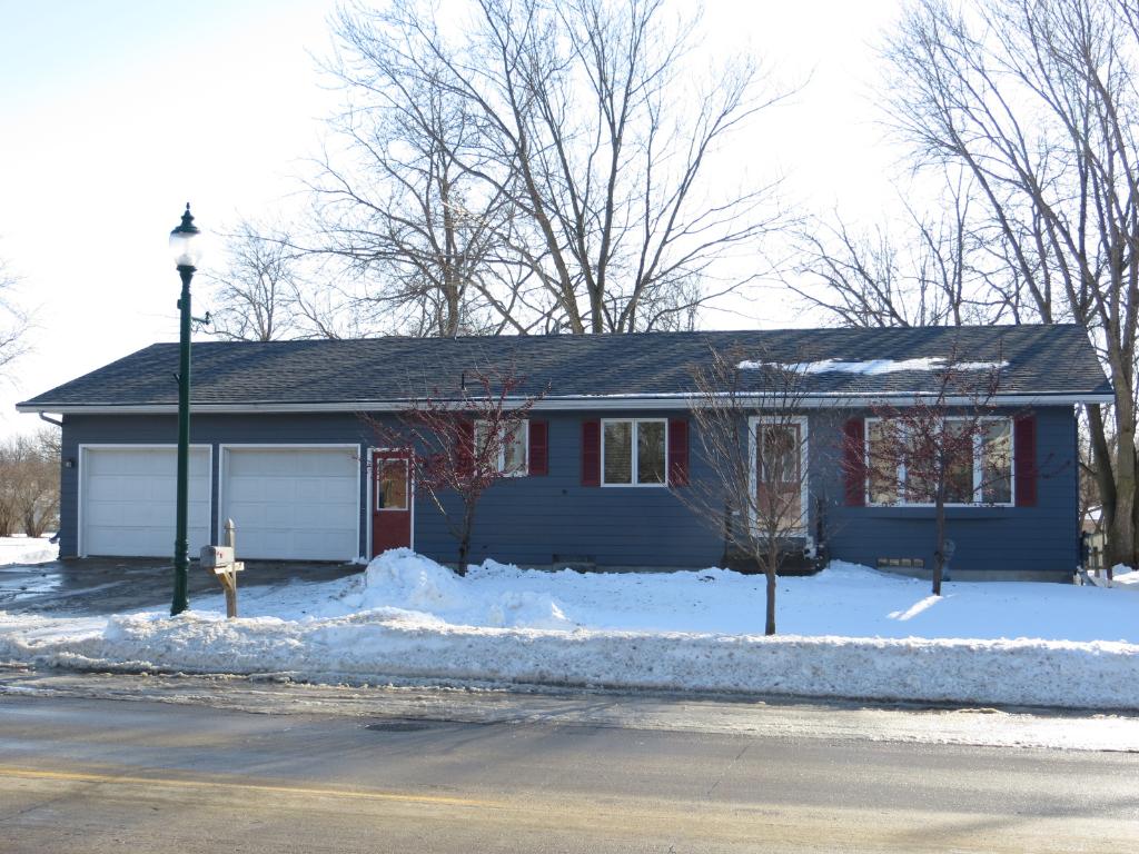 239 W Minnesota Street, Le Center, MN 56057 MLS 4903602 Edina Realty