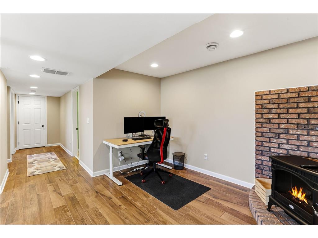 2390 Cohansey Boulevard Roseville MN 55113 6815917 image24