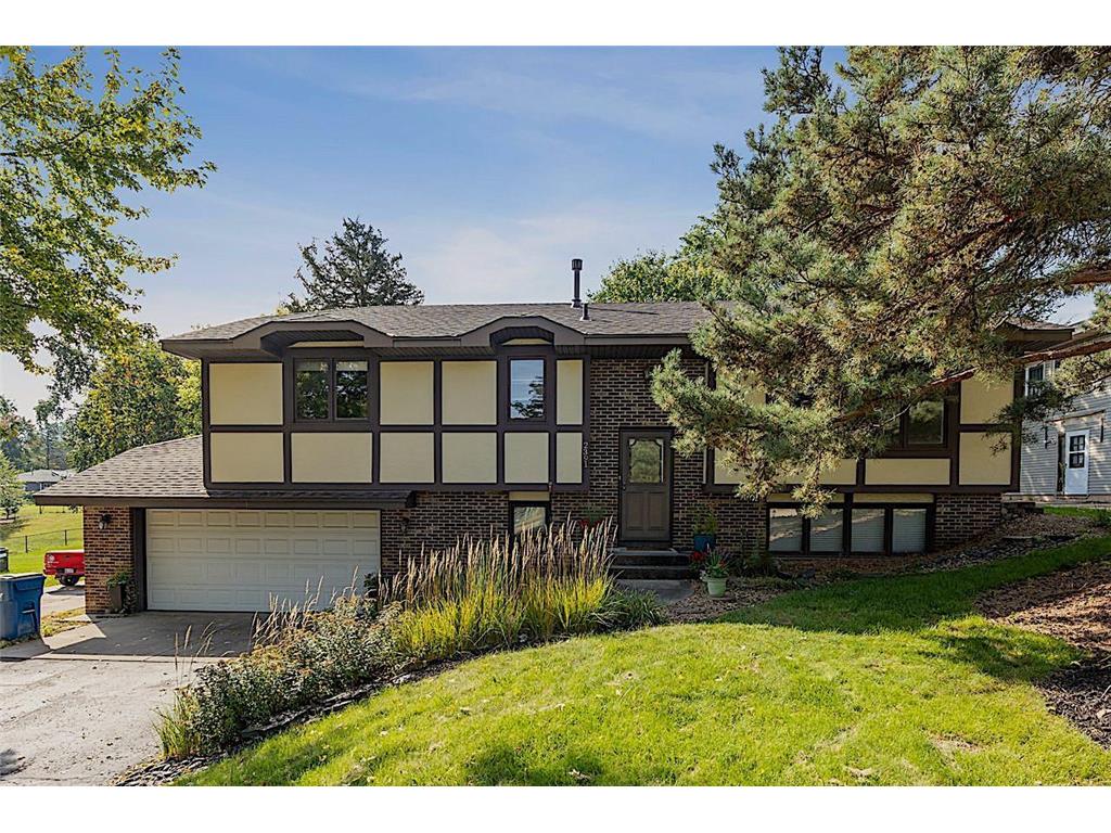 2391 7th Street NW New Brighton MN 55112 7002577 image1
