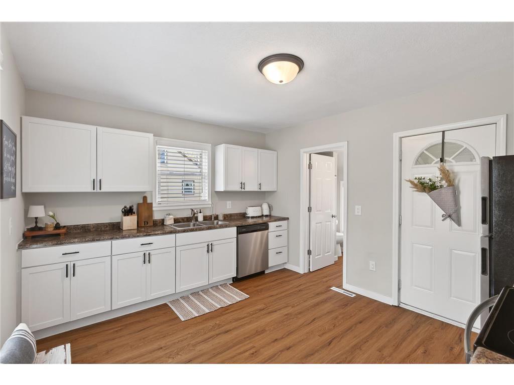 24 Main Street E Norwood Young America MN 55397 7052481 image10