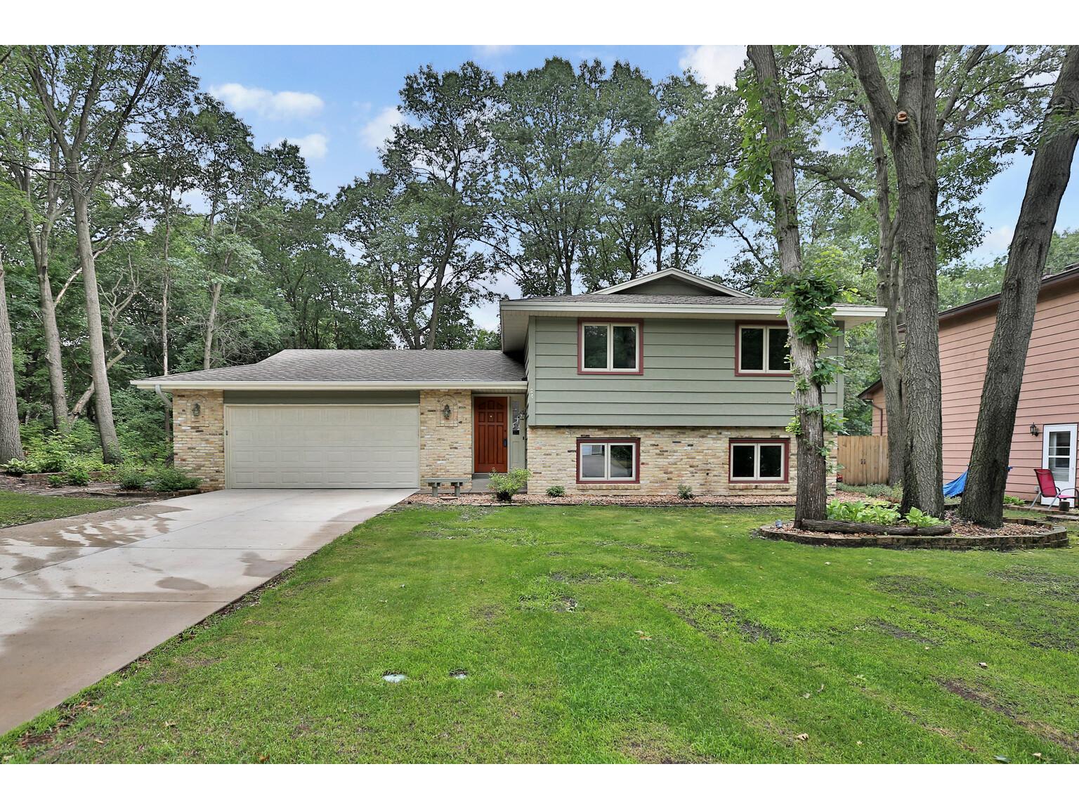 24 OAK LEAF Lane, Circle Pines, MN 55014 MLS 6017066 Edina Realty