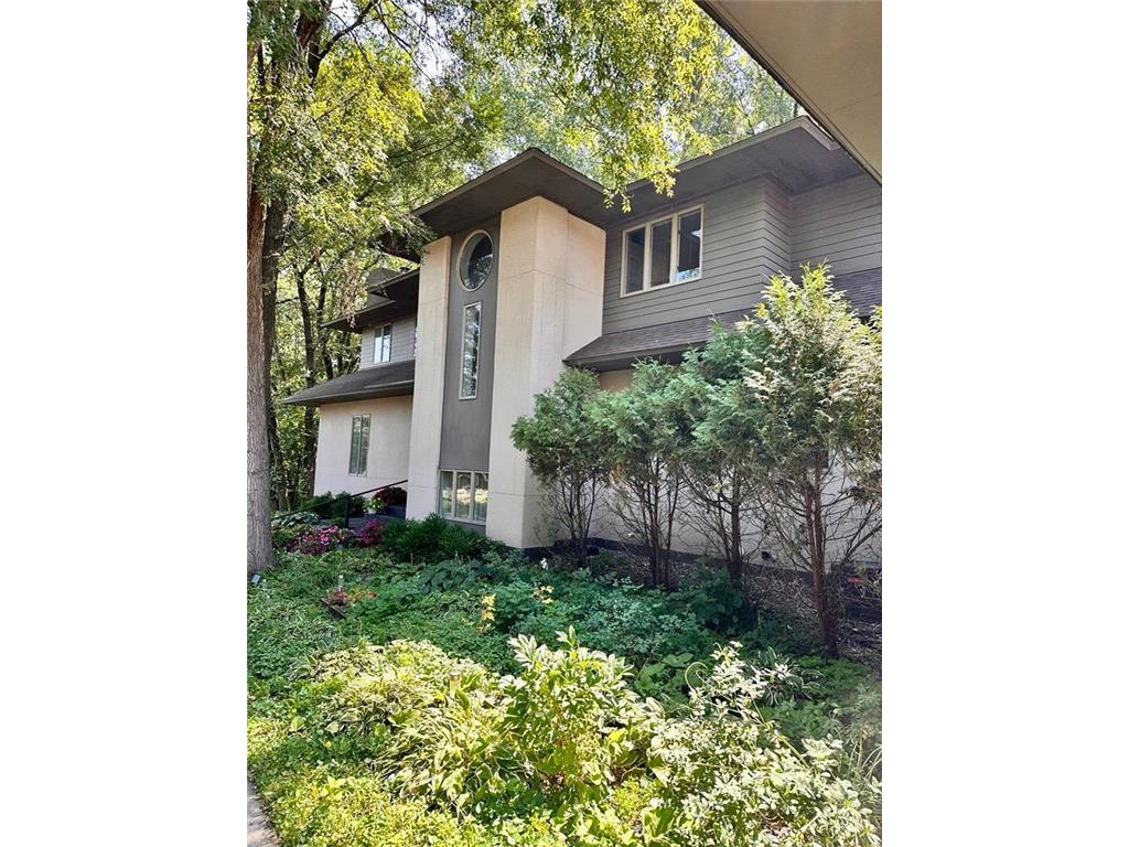 24 Vincent Avenue S Minneapolis MN 55405 6420574 image1