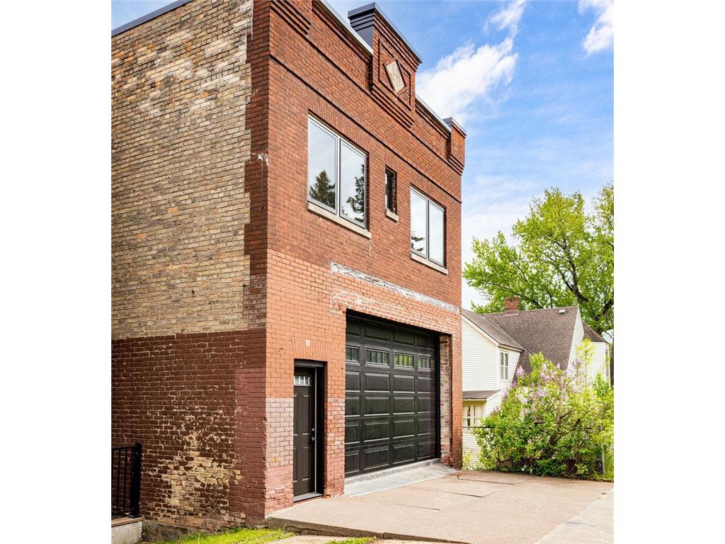 24 W 5th Street Duluth MN 55806 7088390 image1