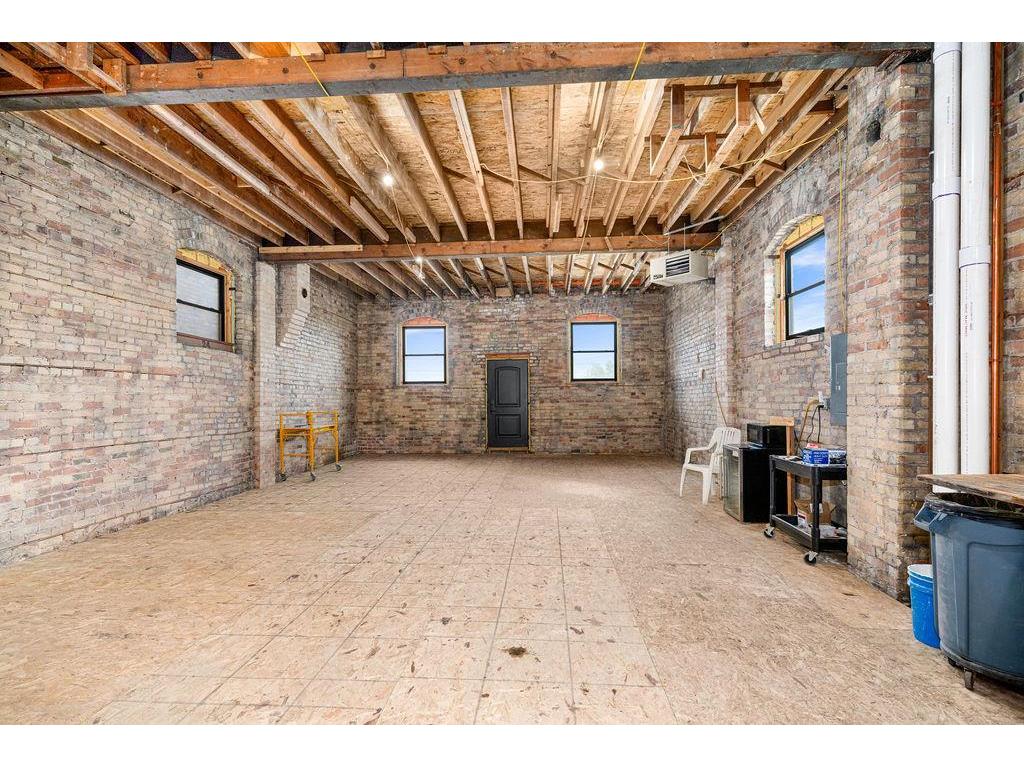 24 W 5th Street Duluth MN 55806 7088390 image12
