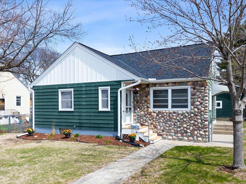 240 13th Avenue N South Saint Paul MN 55075 6693278 image1