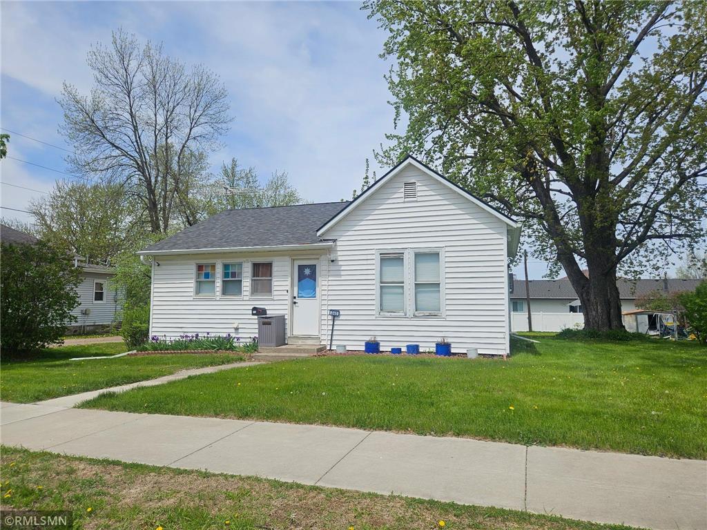 240 2nd Street SE Milaca MN 56353 7076786 image1
