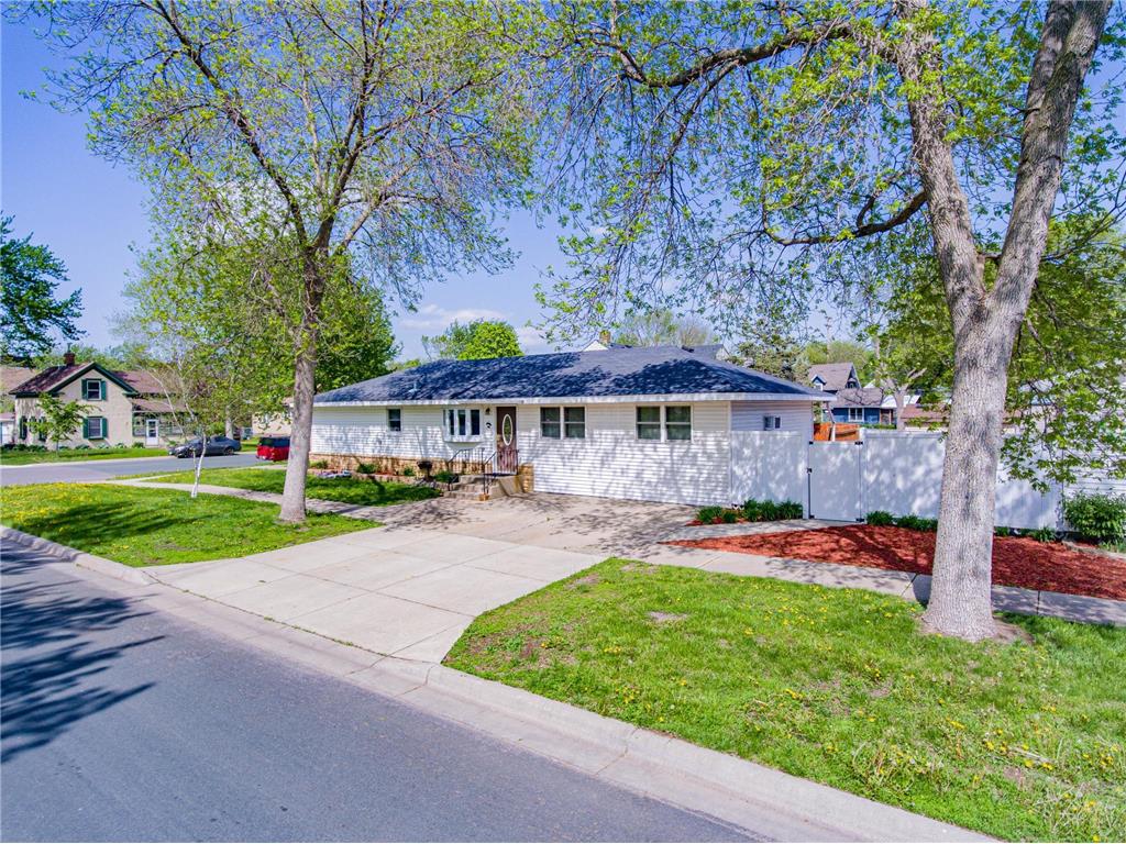 240 6th Avenue W Shakopee MN 55379 6574981 image1